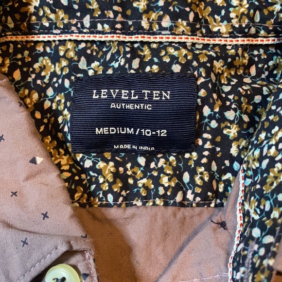 Levelten Authentic Button Up - Picture 4 of 6
